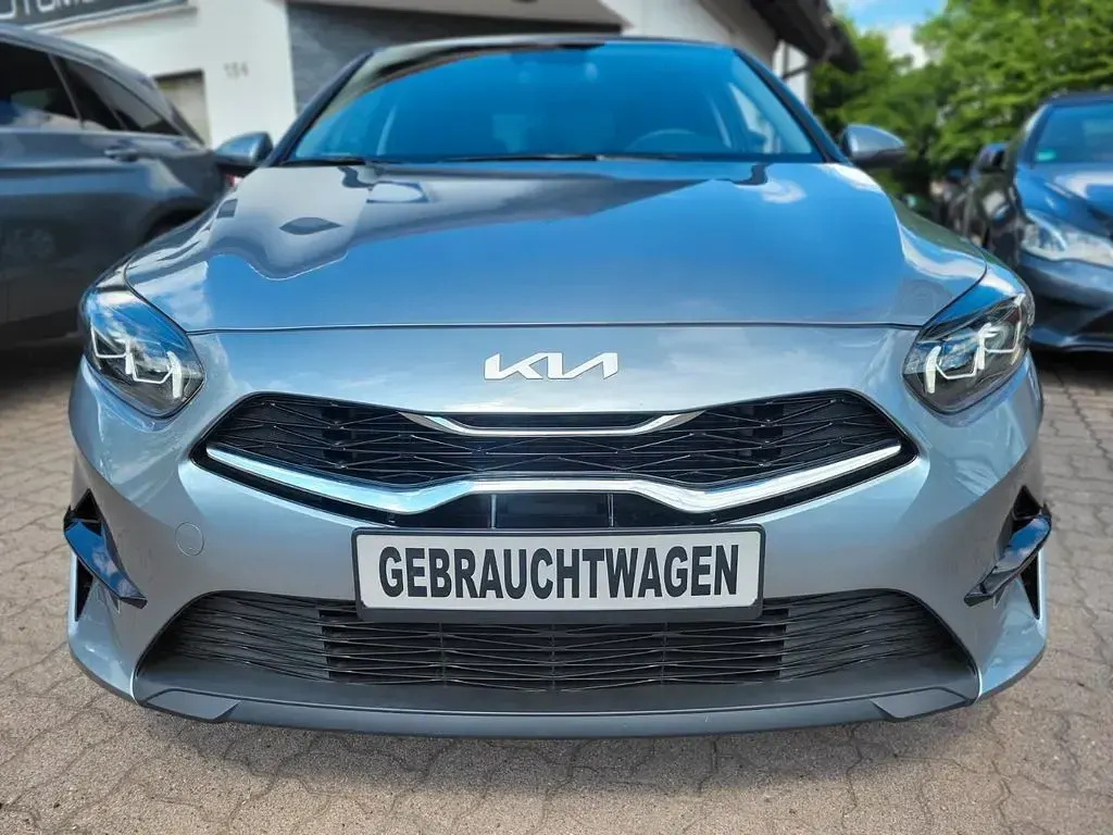 Gebraucht Kia Ceed 160 PS (117 kW) 2022 Blau Kleinwagen