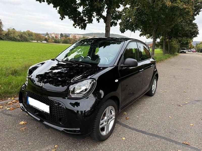 Schwarz Gebraucht 2020 Smart ForFour Electric Drive Kleinwagen | 7.900 € (Guter Preis) - Bild 1/4