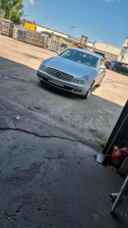 Grau Gebraucht 2006 Mercedes 350 Coupé | 5.000 € - Bild 1/4