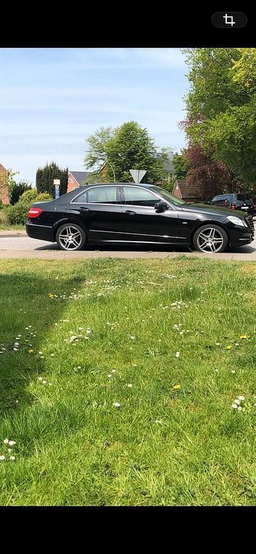 Gebraucht Mercedes E200 Avantgarde 184 PS (135 kW) 2011 Schwarz Limousine