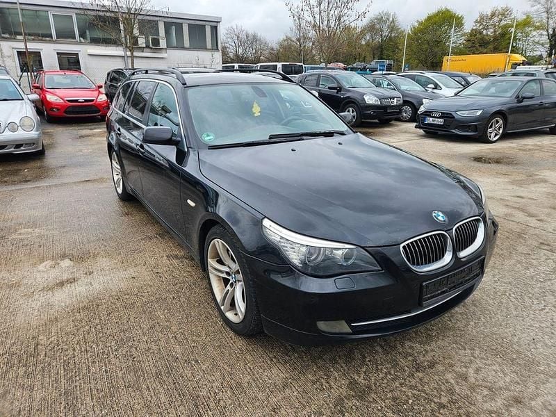 Gebraucht BMW 525 197 PS (144 kW) 2007 Schwarz Kombi