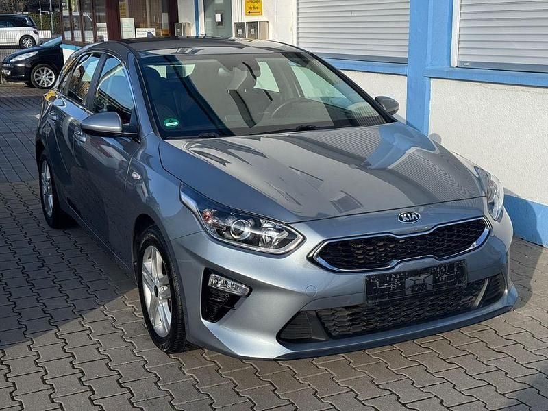 Silber Gebraucht 2021 Kia Ceed Vision Kleinwagen | 14.800 € (Superpreis) - Bild 1/4