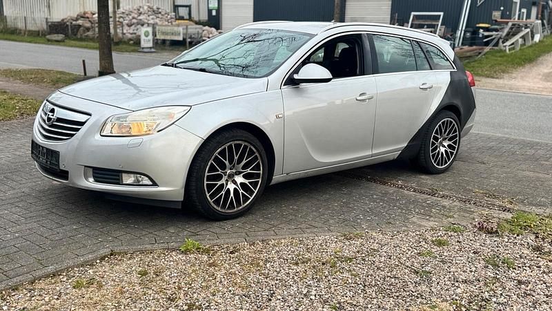 Usado Opel Insignia 136 HP (100 kW) 2010 Prateado Carrinha