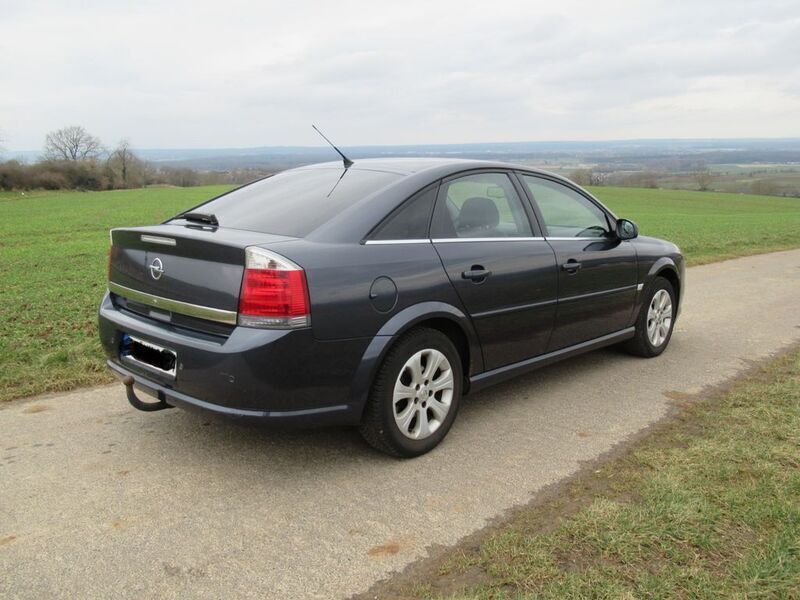 Blau Gebraucht 2007 Opel Vectra GTS Edition Kleinwagen | 4.490 € (Teuer) - Bild 1/4