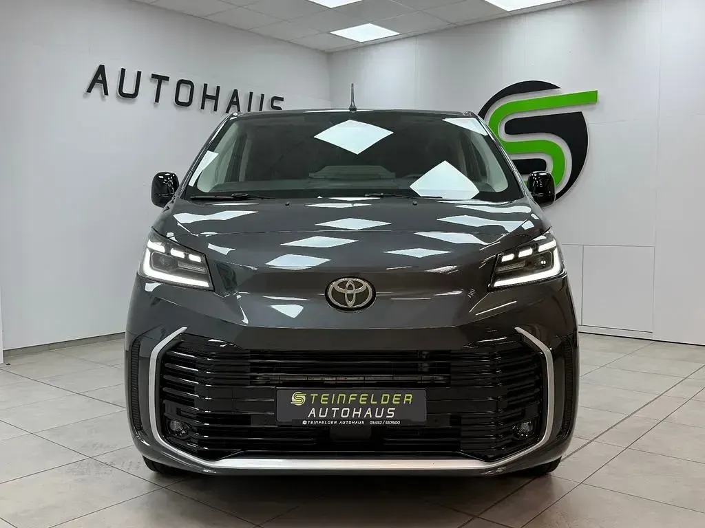Gebraucht Toyota Proace Verso 177 PS (130 kW) 2025 Grau Kombi