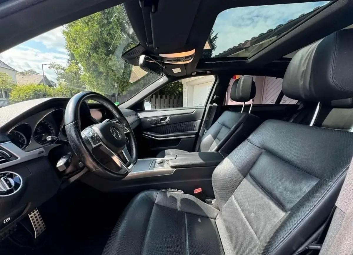 Gebraucht Mercedes E500 408 PS (300 kW) 2012 Schwarz Limousine