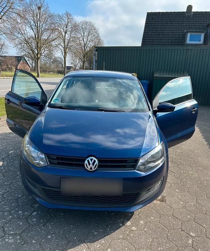 Gebraucht VW Polo 60 PS (44 kW) 2011 Blau Kleinwagen