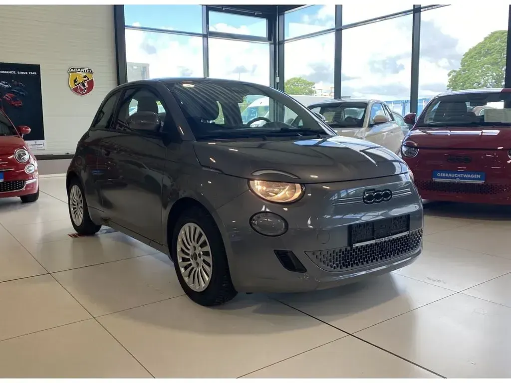 Gebraucht Fiat 500e Basis 86 kW (118 PS) 2023 Mineral grau) (grau Kleinwagen