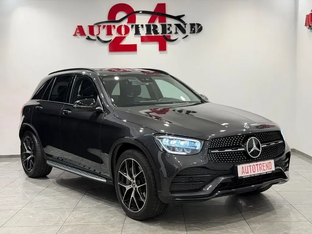 Gebraucht Mercedes GLC300 AMG line 258 PS (189 kW) 2019 Grau SUV