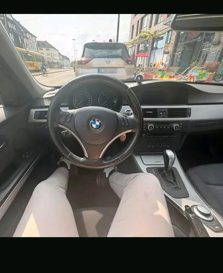 Gebraucht BMW 320 163 PS (119 kW) 2008 Silber Kombi
