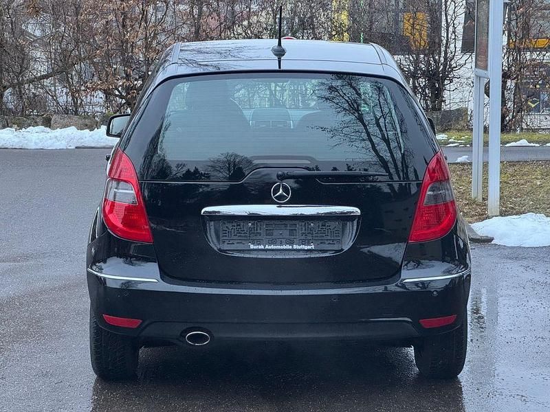 Gebraucht Mercedes A160 Avantgarde 95 PS (69 kW) 2010 Schwarz Limousine