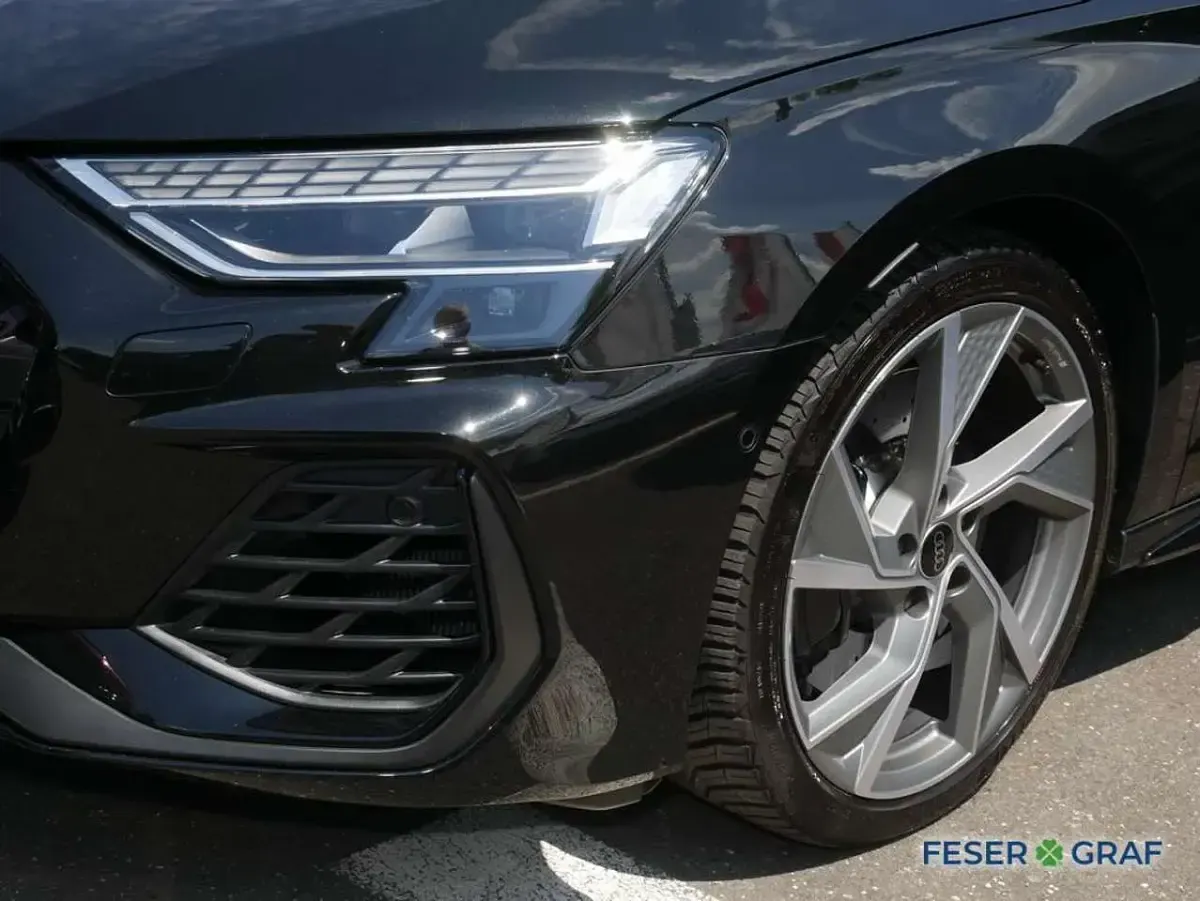 Gebraucht Audi S3 Sport 333 PS (244 kW) 2025 Mythosschwarz metallic Limousine