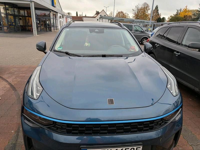 Blau Gebraucht 2021 Lynk & Co 01 SUV | 19.450 € - Bild 1/4