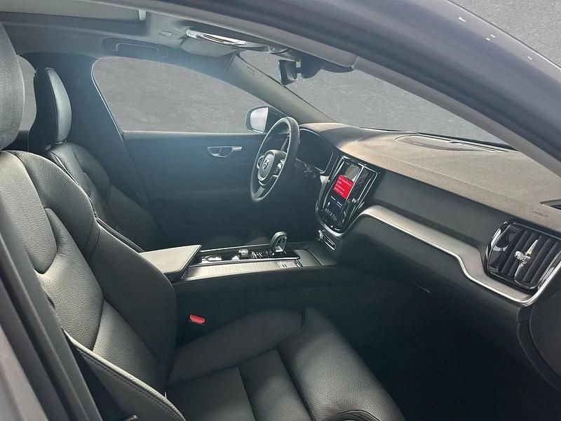 Gebraucht Volvo V60 Plus 197 PS (144 kW) 2025 Andere Kombi