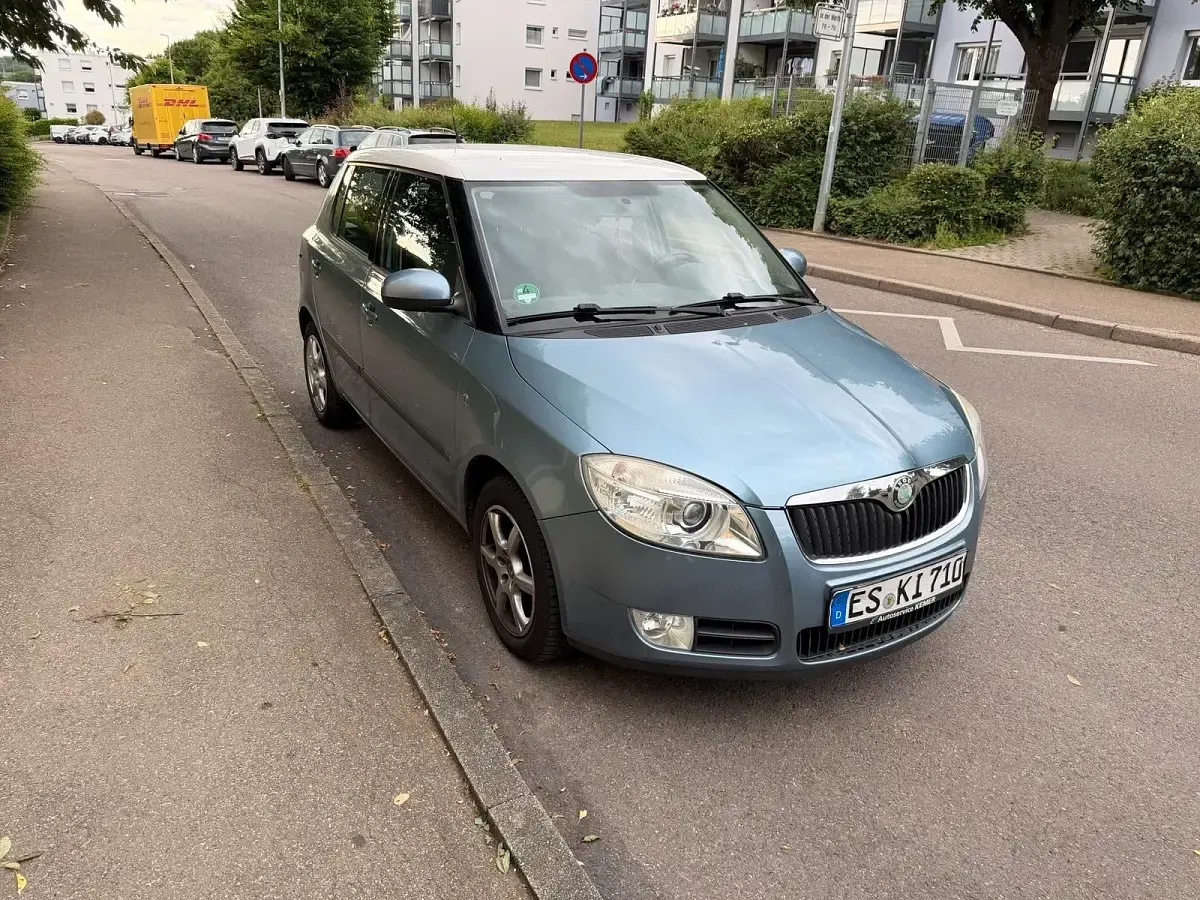 Gebraucht Skoda Fabia 75 PS (55 kW) 2008 Blau Kleinwagen