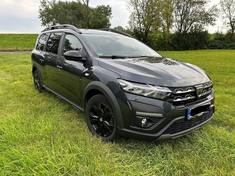 Grau Gebraucht 2022 Dacia Jogger Extreme Kombi | 14.400 € (Fairer Preis) - Bild 1/4