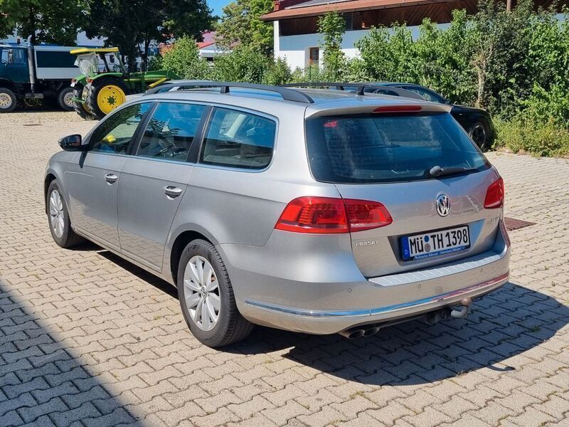 Silber Gebraucht 2014 VW Passat Edition Kombi | 7.990 € (Fairer Preis) - Bild 1/4
