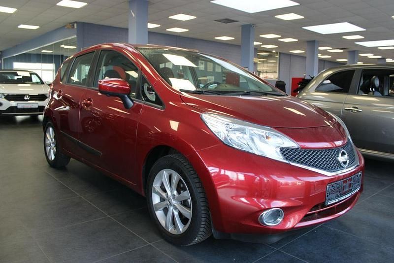 Rot Gebraucht 2015 Nissan Note 360º Van / Kleinbus | 8.980 € (Teuer) - Bild 1/4