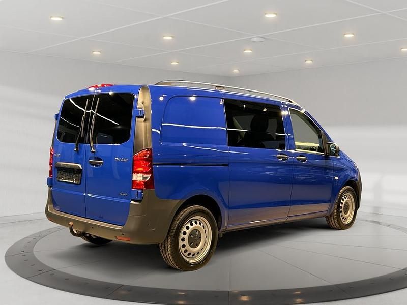 Gebraucht Mercedes Vito 136 PS (100 kW) 2023 Atlantisblau Van