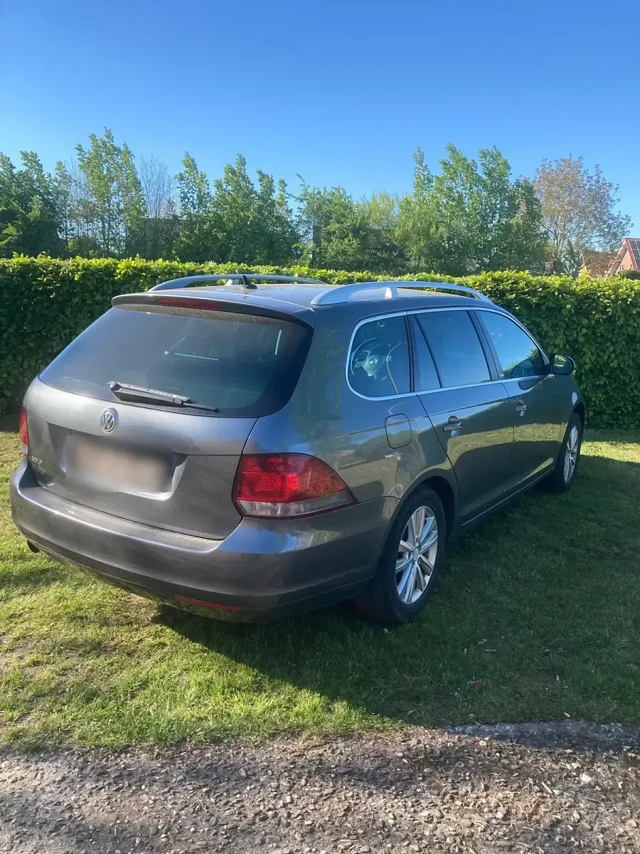 Gebraucht VW Golf VI 105 PS (77 kW) 2010 Silber Kleinwagen