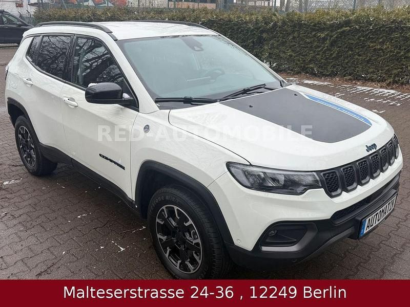 Gebraucht Jeep Compass Trailhawk 179 PS (131 kW) 2023 Weiß SUV