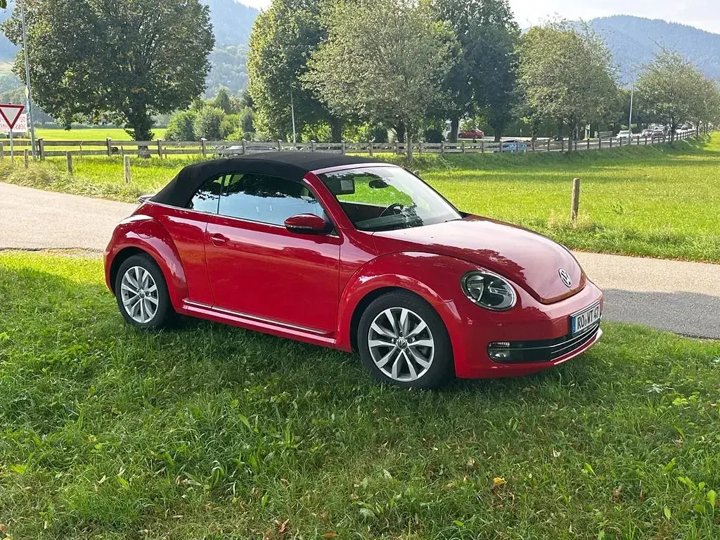 Second-hand VW Beetle S 105 CP (77 kW) 2013 Roșu Hatchback