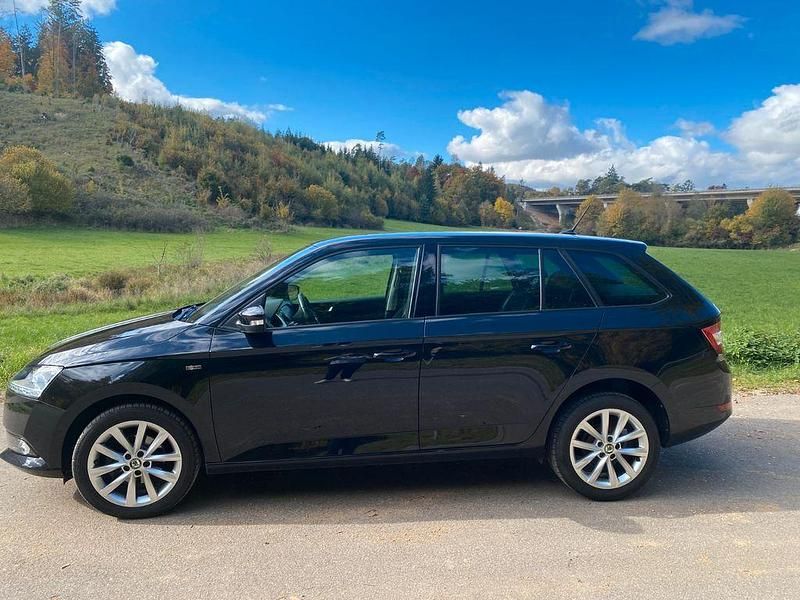 Schwarz Gebraucht 2019 Skoda Fabia Soleil Kombi | 10.900 € (Guter Preis) - Bild 1/4