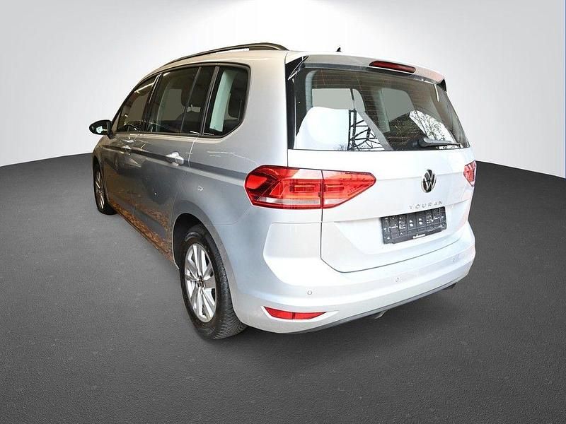 Gebraucht VW Touran Comfortline 122 PS (89 kW) 2024 Silber Van / Kleinbus