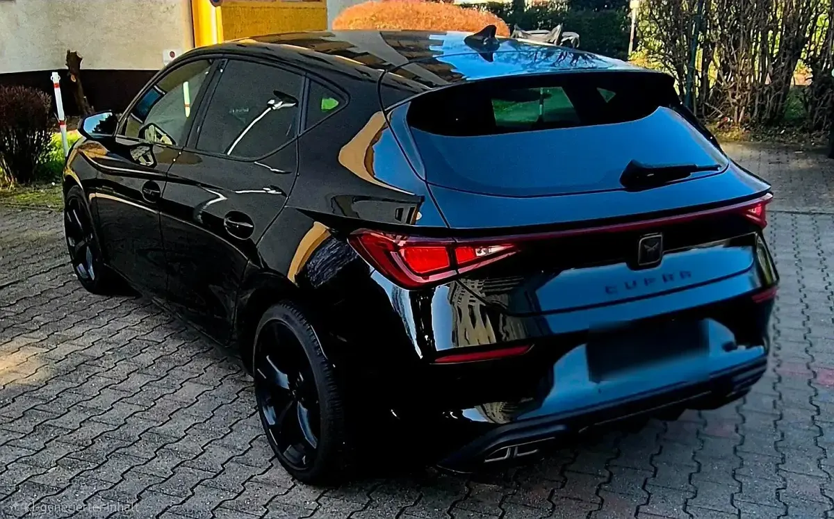 Second-hand Cupra Leon 150 CP (110 kW) 2023 Negru Berlinǎ
