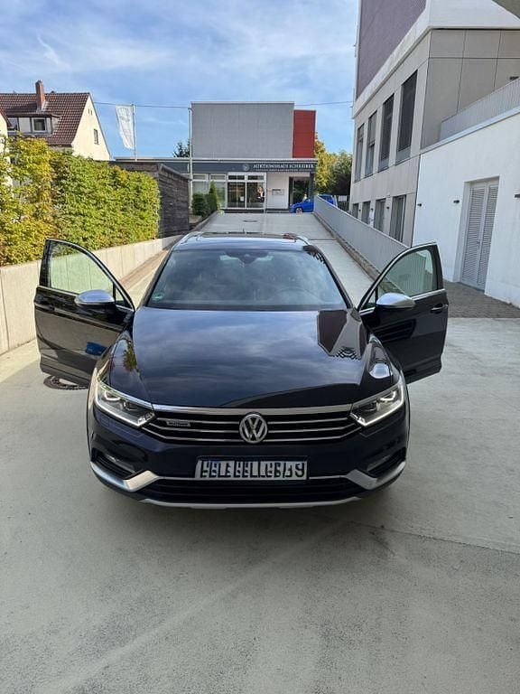 Schwarz Gebraucht 2018 VW Passat Alltrack Kombi | 17.400 € (Superpreis) - Bild 1/4
