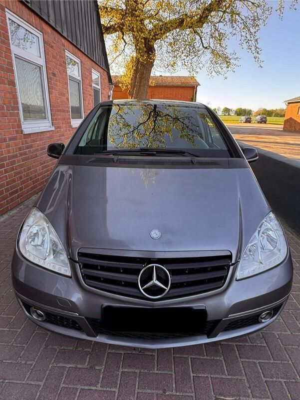 Grau Gebraucht 2008 Mercedes A200 Avantgarde Limousine | 4.000 € (Fairer Preis) - Bild 1/4