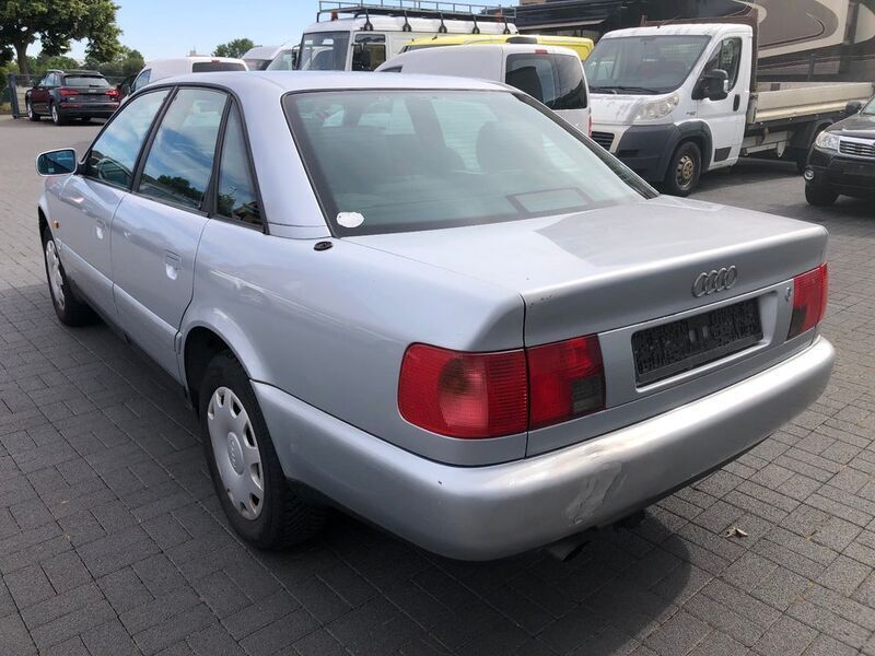 Gebraucht Audi A6 125 PS (91 kW) 1996 Silber Limousine