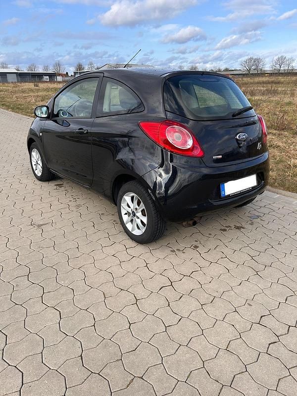 Second-hand Ford Ka 75 CP (55 kW) 2013 Negru Hatchback