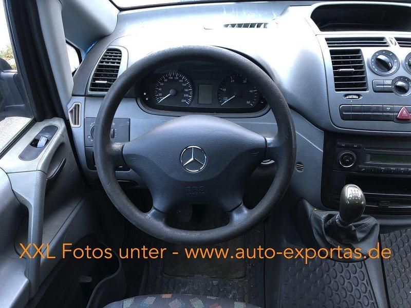 Usado Mercedes Vito 95 HP (69 kW) 2010 Azul Van