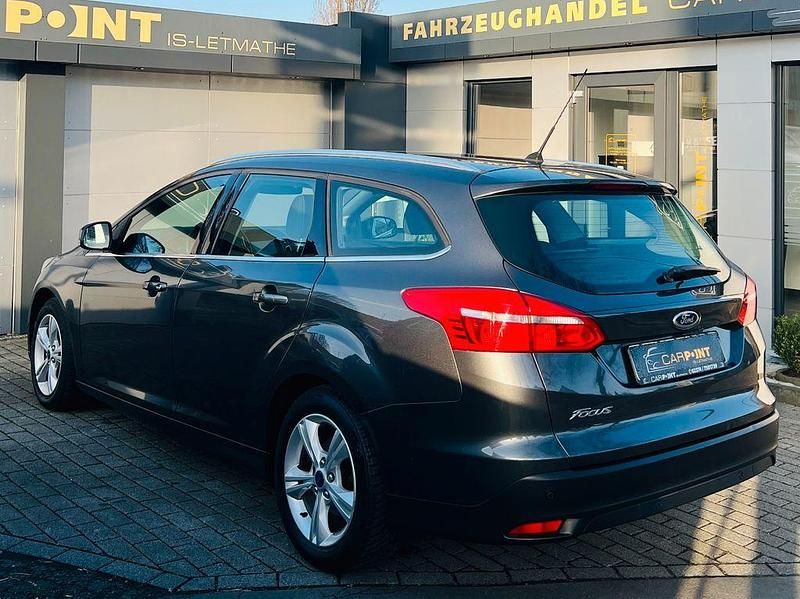 Gebraucht Ford Focus 120 PS (88 kW) 2016 Grau Kombi