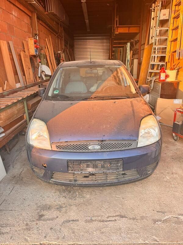 Blau Gebraucht 2006 Ford Fiesta Kleinwagen | 800 € (Superpreis) - Bild 1/4