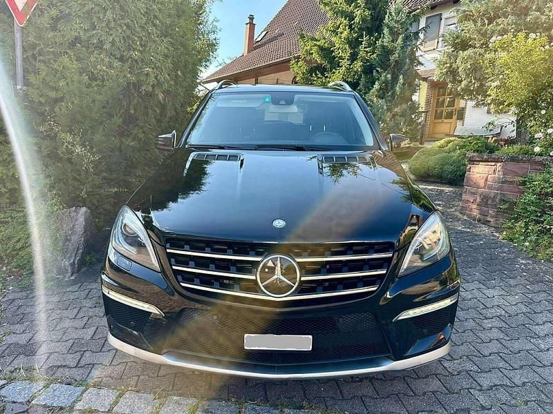 Schwarz Gebraucht 2013 Mercedes ML63 AMG AMG SUV | 17.500 € (Superpreis) - Bild 1/4
