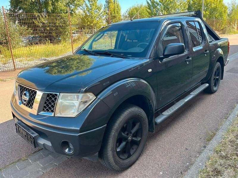 Grau Gebraucht 2006 Nissan Navara Abholung | 4.600 € (Superpreis) - Bild 1/4