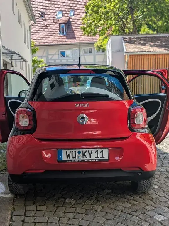 Używany Smart ForFour Prime 90 KM (66 kW) 2015 Czerwony Hatchback
