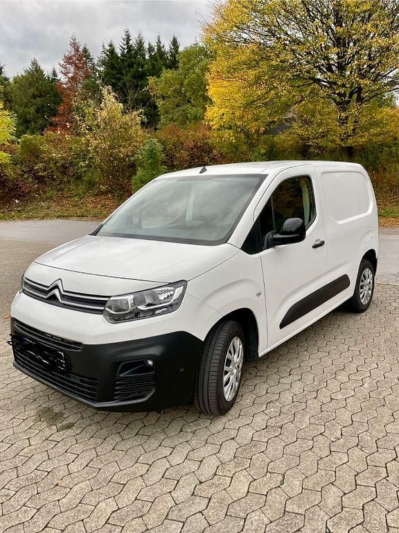 Weiß Gebraucht 2022 Citroën Berlingo Van / Kleinbus | 14.900 € (Superpreis) - Bild 1/4