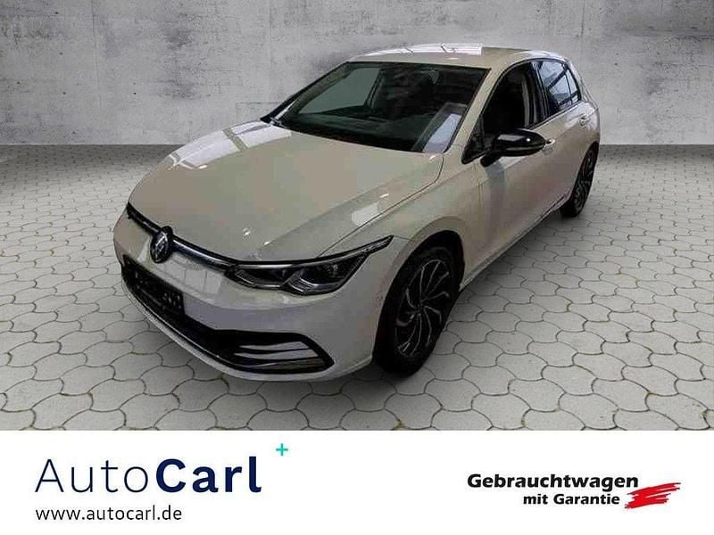 Pure white Gebraucht 2023 VW Golf VIII IQ Drive Limousine | 23.580 € (Fairer Preis) - Bild 1/2