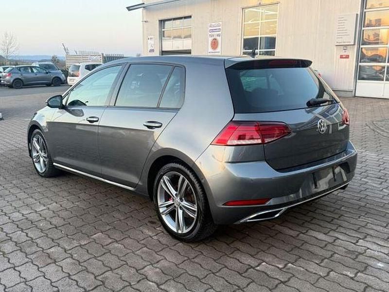 Gebraucht VW Golf VII Highline 150 PS (110 kW) 2017 Grau Limousine