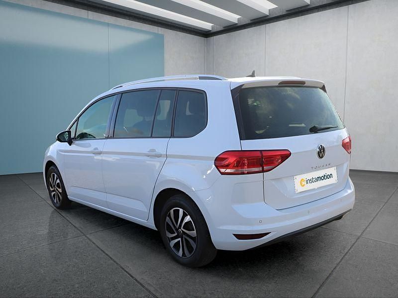 Gebraucht VW Touran 150 PS (110 kW) 2021 Weiß Van / Kleinbus