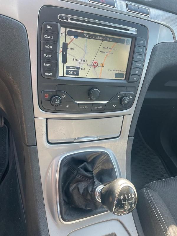 Gebraucht Ford S-MAX S 120 PS (88 kW) 2011 Silber Van / Kleinbus