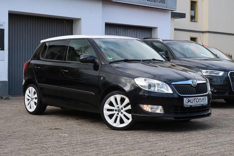 Schwarz Gebraucht 2011 Skoda Fabia Kleinwagen | 3.650 € - Bild 1/4