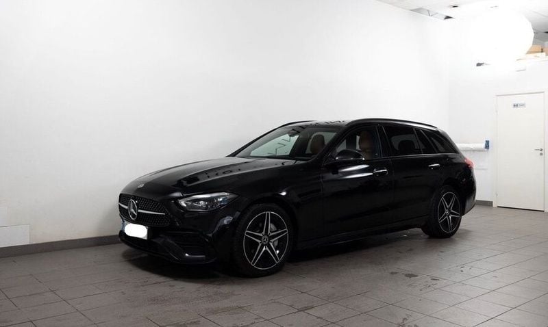 Obsidianschwarz lack Gebraucht 2023 Mercedes C300e AMG Kombi | 42.500 € (Fairer Preis) - Bild 1/4
