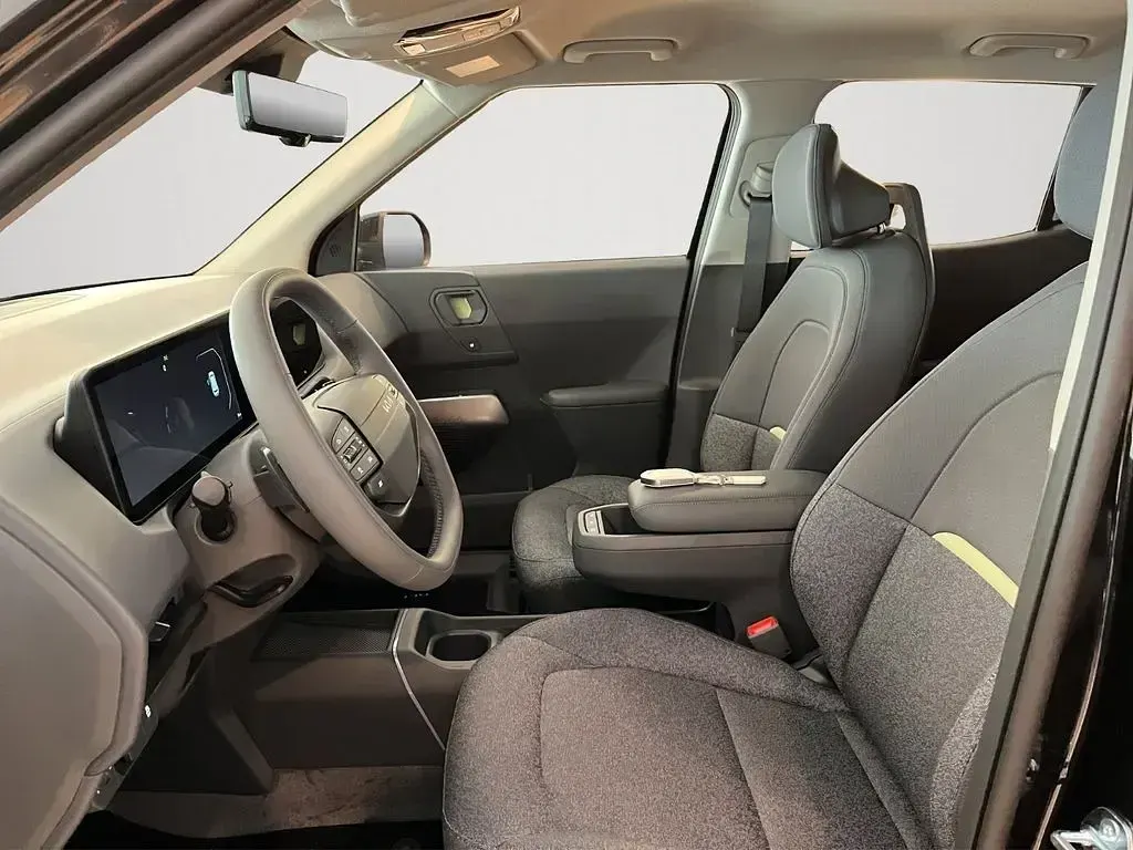 Neu Kia EV2 Air 108 kW (147 PS) 2026 Rot SUV