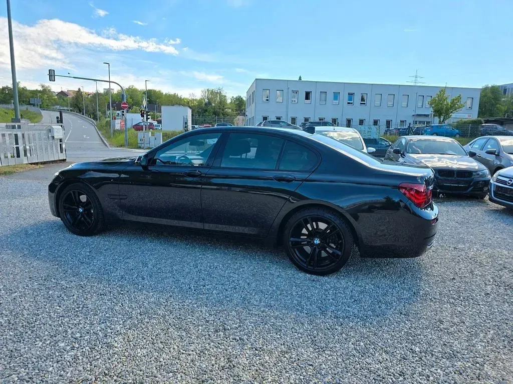 Gebraucht BMW 750 M Sport 449 PS (330 kW) 2014 Schwarz Limousine