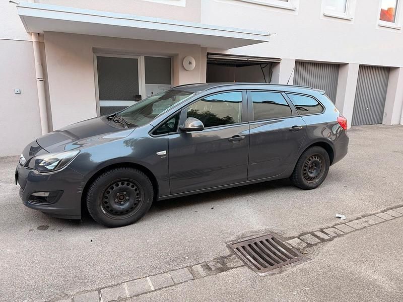 Gebraucht Opel Astra 2014 Grau Kombi