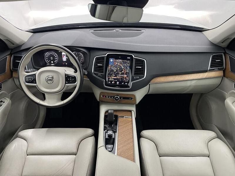 Gebraucht Volvo XC90 Pro 235 PS (172 kW) 2022 Ice white solid SUV